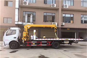 锡林浩特附近汽车轮胎更换